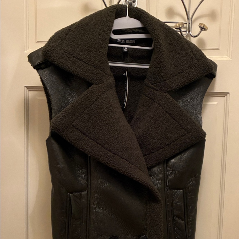 Steve Madden Dark Green Sleeveless Vest